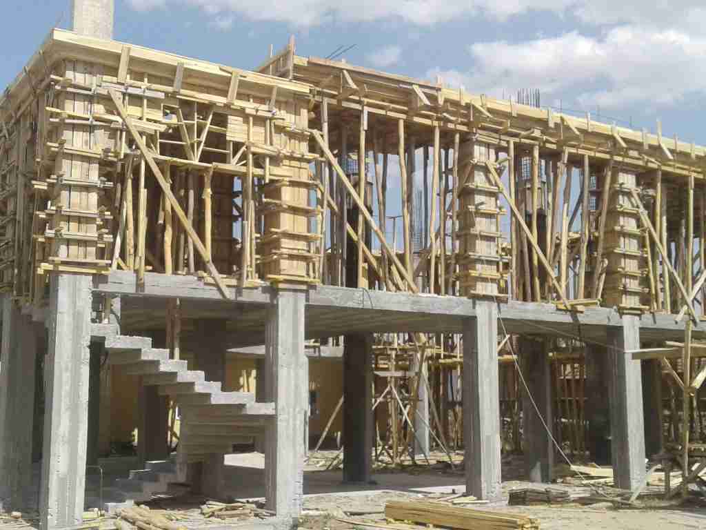 Çeşme İnşaat Kalıpçısı